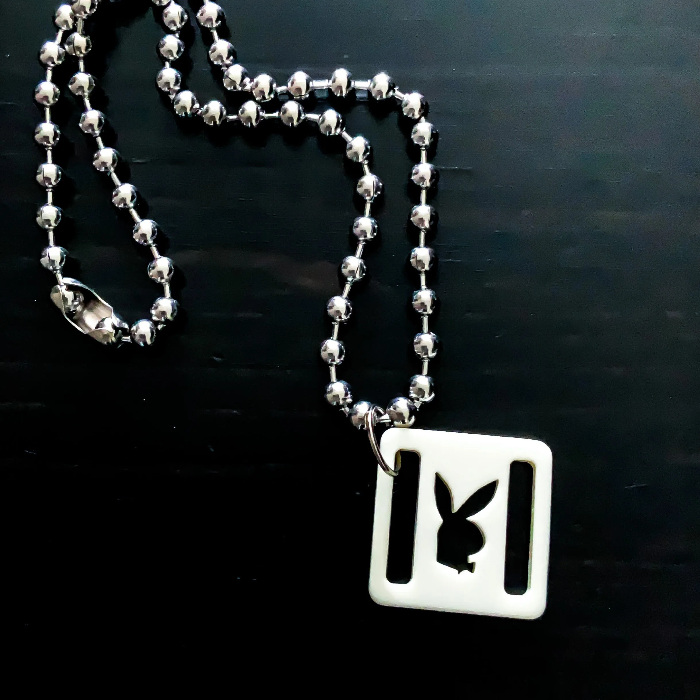 90s Y2K VINTAGE WHITE CREAM  PLAYBOY PENDANT UNISEX MEN SILVER PLATED 18" SHORT NECKLACE