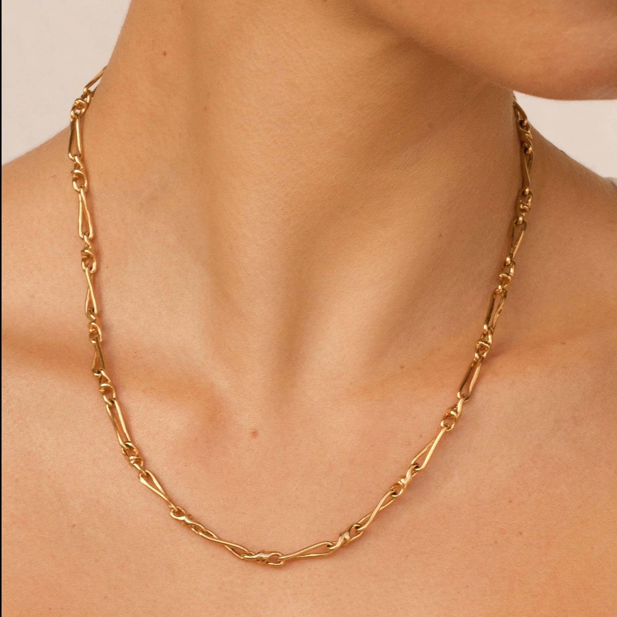 Amora Chain