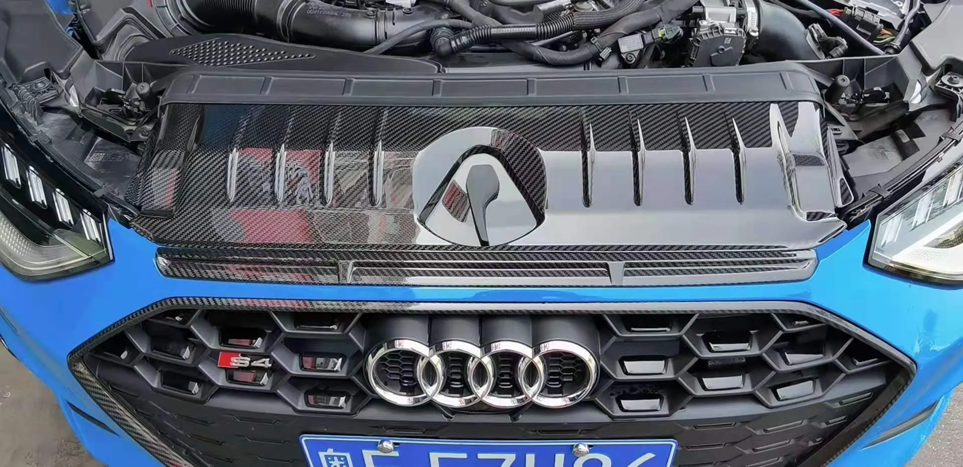 Karbel Carbon Dry Carbon Fiber Radiator Cooling Plate for Audi S4 & A4 S Line 2020-ON B9.5