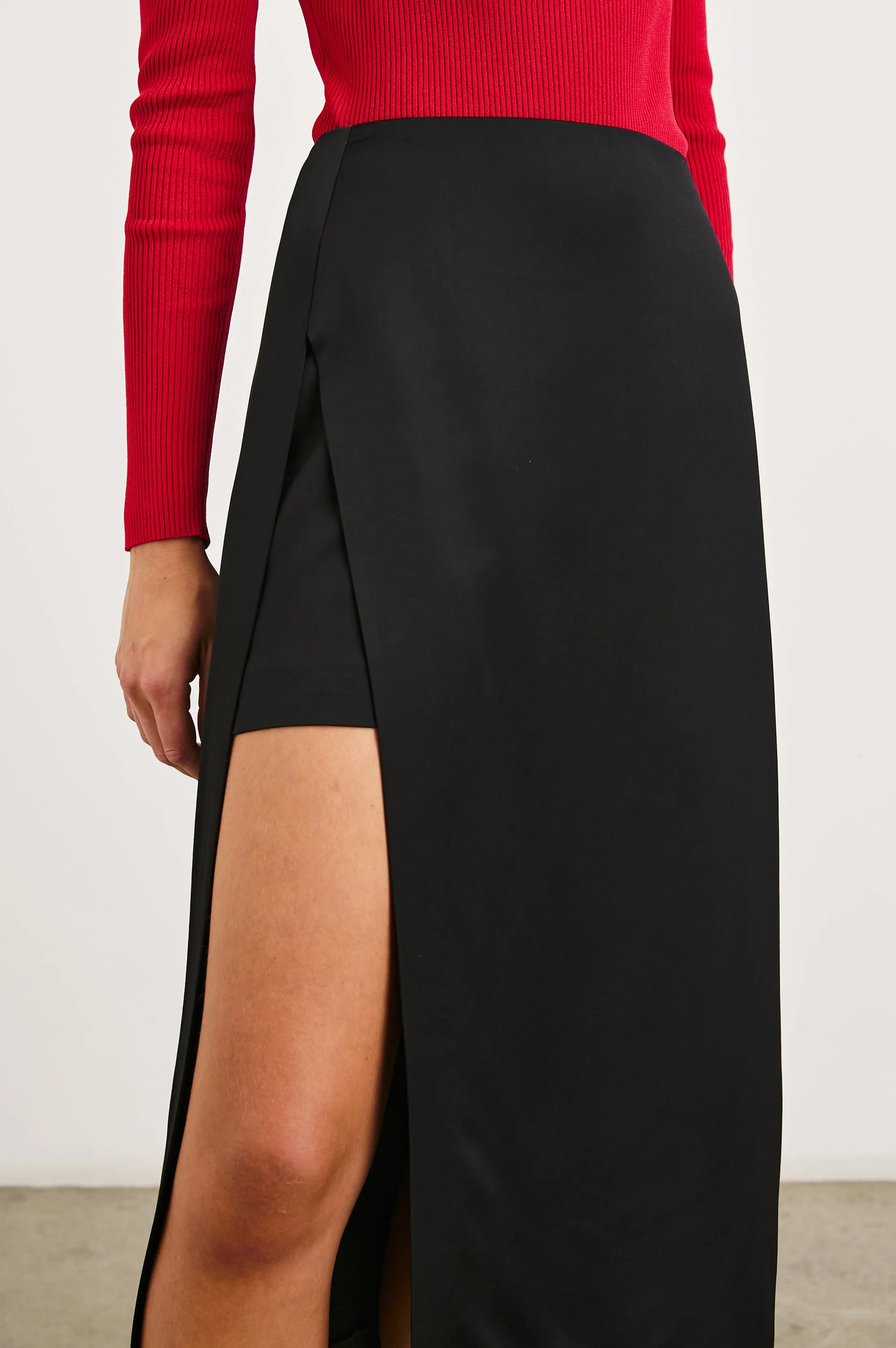 KIRA SKIRT - BLACK