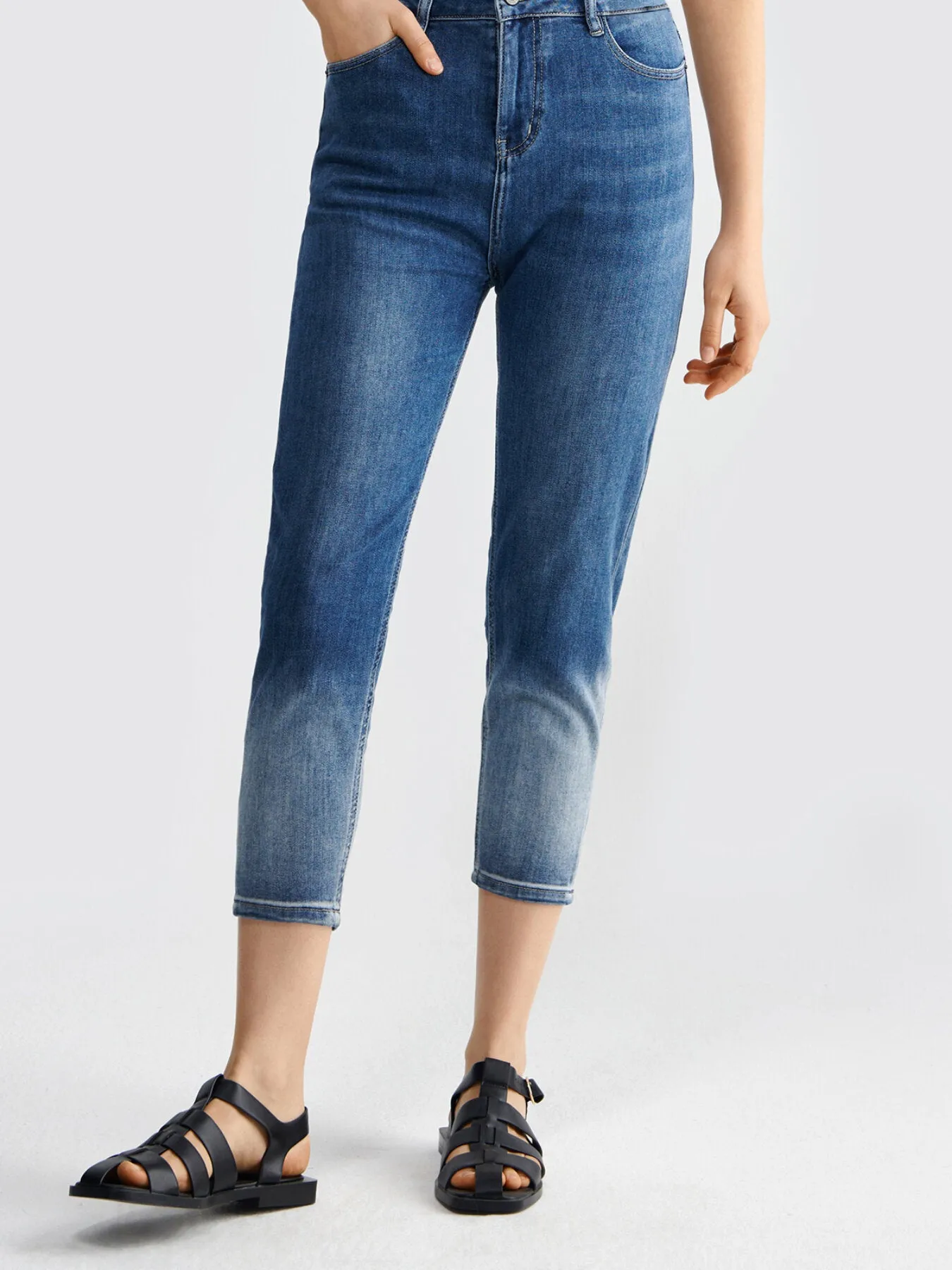 Ombre Pocket Slim Cropped Jeans