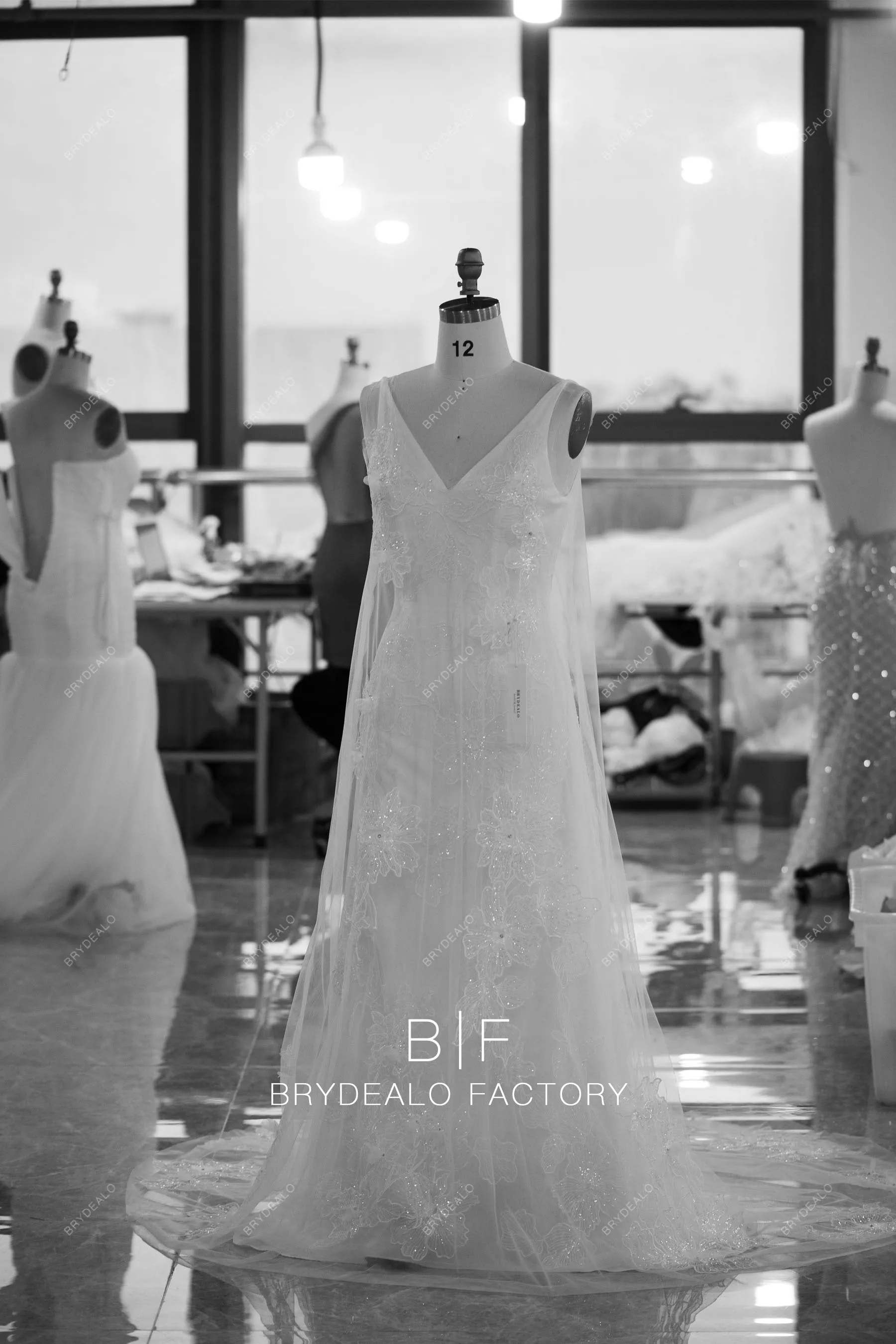 Shimmery Lace Detachable Robe Mermaid Wedding Dress