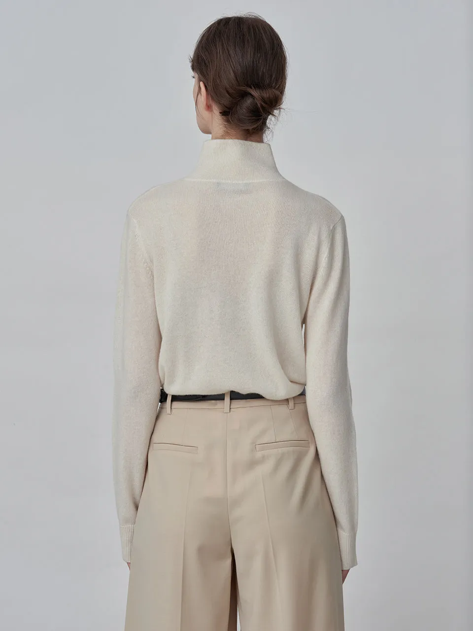 Simple High Neck Sweater_Vintage White